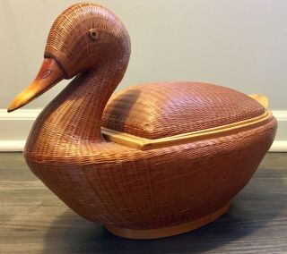 Shanghai Handicrafts Vintage Woven Duck Basket W/lid - Peoples Republic Of China.