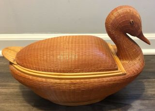 Shanghai Handicrafts Vintage Woven Duck Basket W/Lid - Peoples Republic Of China. 3