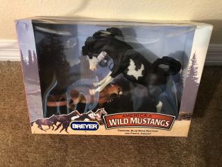 Breyer Wild Mustang & Cougar Boxed.