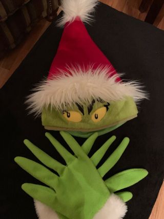 Universal Studios Dr.  Suess The Grinch Santa Hat Gloves Grinchmas Adjustable Hat