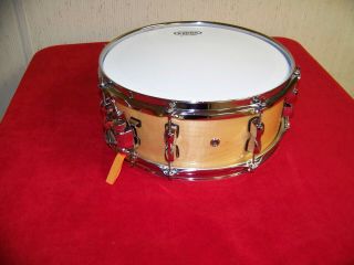 Tama 5.  5x14 " S.  L.  P.  Series Vintage Poplar Maple Snare Drum W/case & Goodies