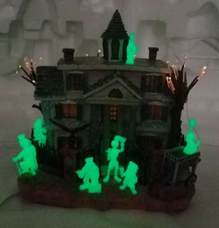 Retired 2002 Disney Haunted Mansion Light - Up House Hitchhiking Glowing Ghosts