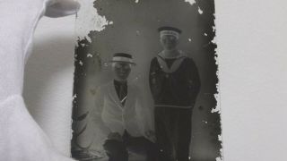 11122 1930s Japan Old Photo / Dry Plate Of Japanese Family W Soldier Girl Woman