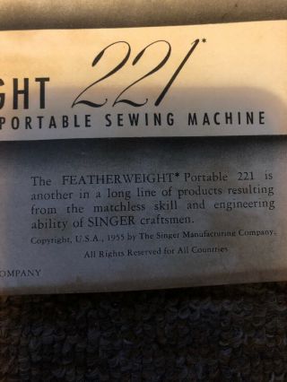 Singer 221 Vintage Featherweight Sewing Machine - 2