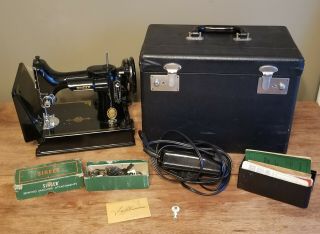 Vtg 1953 Singer 221 - 1 Portable Electric Sewing Machine & Accessories