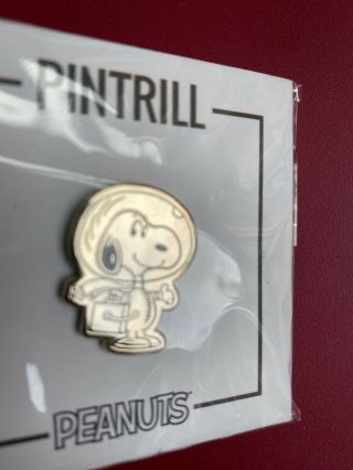 Sdcc 2019 Peanuts Snoopy First Astronaut Silver Pintrill San Diego Comic Con Pin