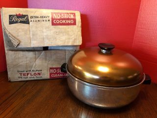 Vintage Regal Ware Tan 12 1/2” Round Roaster With Lid 6 Qrt.  W/box