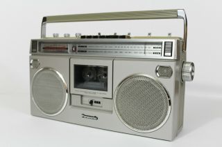 Panasonic RX - 5090 AM - FM Vintage Stereo Cassette Boombox 2