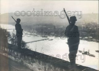 1936 Sentry Silhouettes Rhine River Ehrenbreitsein Koblenz Germany Press Photo