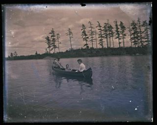 (1) Late 1800s Early 1900s Glass Negative,  Three People In A Canoe