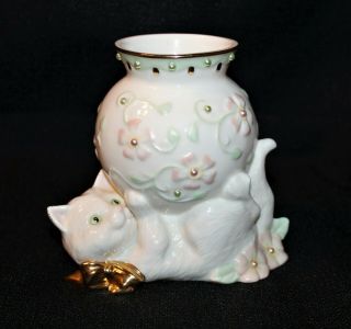 Lenox Petals And Pearls Cat/kitten Bud Vase Figurine Gold And Pearl Accents