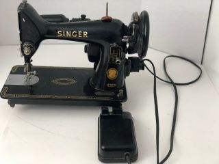 Vintage Singer Sewing Machine 99k With Pedal And Lamp