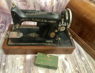 Vintage Antique Singer Sewing Machine With Wooden Carrying Case 1936 Model 99 Ae