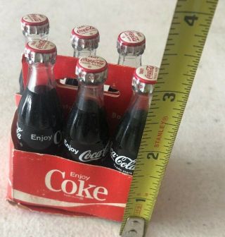Vintage 6 - Pack Carrier Mini Miniature Glass Coke Coca - Cola Bottles Metal Caps 2