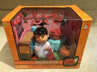 2003 Peanuts Lucy At The Halloween Party Playset Playing Mantis Memory Lane