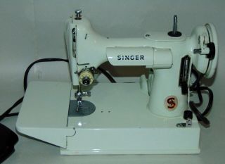 Rare Vintage 1968 Singer Sewing Machine 221k Featherweight White