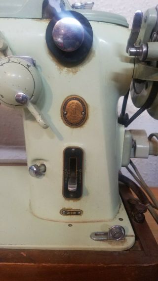 Vintage SINGER Model 319W Heavy Duty SEWING MACHINE w/Base 2