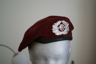 East German Army Rocket Troops Red Beret And Enlisted Ranks Cap Badge