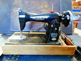 Vintage Modern Electric De Luxe Precision Electric Sewing Machine & Case