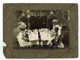 POST MORTEM Old Photo Little Girls Open Coffin ca.  1920 2