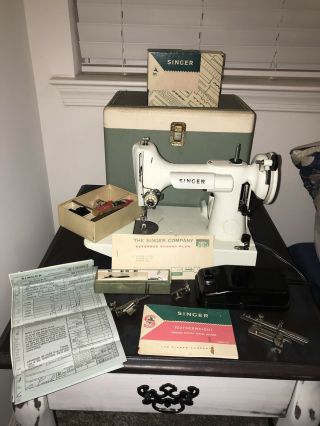 1964 Singer White 221 Featherweight Sewing Machine W/case & Runs