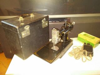 1948 Singer 221 221k Featherweight Sewing Machine Ee576336 W Case & Accessories