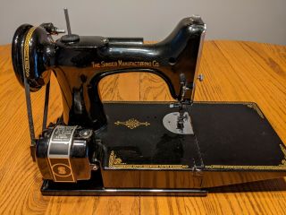 1947 Singer 221 - 1 Featherweight Sewing Machine Aho53954