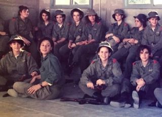 Real Photo 1991 Israel Army Idf Female Soldiers Girls Sitting Zahal Israeli