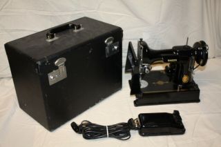 1952 Singer 221 Sewing Machine With Case