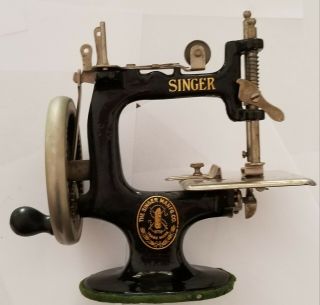 Vintage Singer Sewing Machine For Children.