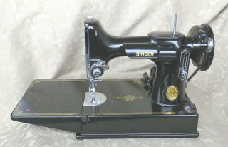 1950 SINGER 221 - 1 FEATHERWEIGHT SEWING MACHINE CASE GOLD BADGE 2