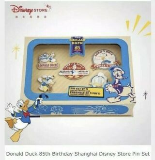 Disney Store Donald Duck Limited Edition Pin Set W/ Anniversary Pin And Key
