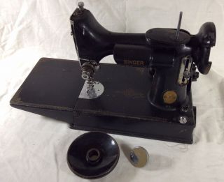 Singer Featherweight Sewing Machine 221 With Case Read