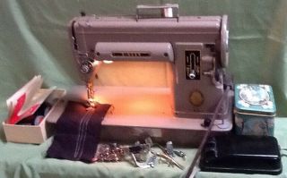 Singer Sewing Machine 301a Featherweight 