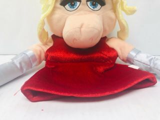 Muppets Hand Puppet FAO Schwarz Miss Piggy Red Dress Plush Toys R Us Muppet Toy 3