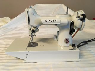White 221k Singer Featherweight Sewing Machine W/case 1 Owner