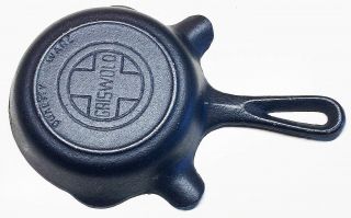 Vintage GRISWOLD Small SKILLET ASHTRAY ' Quality Ware ' CAST IRON 3
