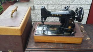 Vintage Singer Sewing Machine With Case Model 99