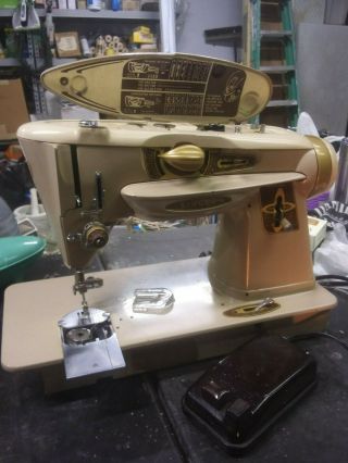 Singer 500a Slant - O - Matic Rocketeer Multi Stitch Embroidery Like Sewing Machine
