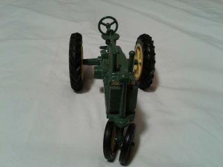 John Deere Unstyled Model A Tractor by ERTL 1/16 Scale 3