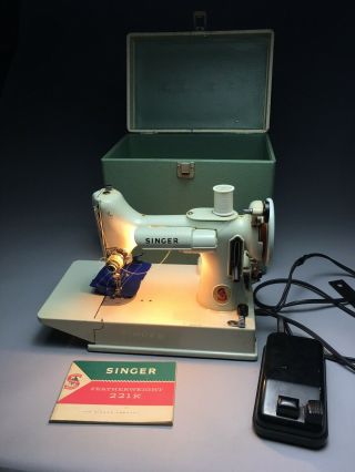 Singer Featherweight 221k White Sewing Machine 1964