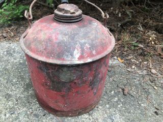 VTG Antique RUSTIC Farm Tractor EAGLE 1 Gallon FM Safety GAS CAN Oil Red Garage 2