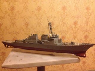 USS Arleigh Burke - class destroyer ship 1:350 complete model 2