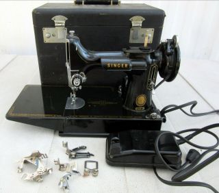 1956 Singer Featherweight Model 221 Sewing Machine W/ Accessories