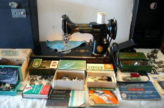 1947 Singer 221 Featherweight Sewing Machine In Case With Key & Attachments