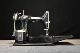 Singer Featherweight 221k Portable Sewing Machine