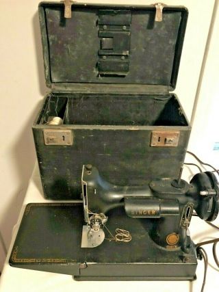 Vintage Singer Featherweight Portable Electric Sewing Machine In Case