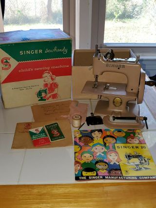 Vintage 1950s Model 20 Toy Singer Sewhandy Sewing Machine W/ Box - Beige