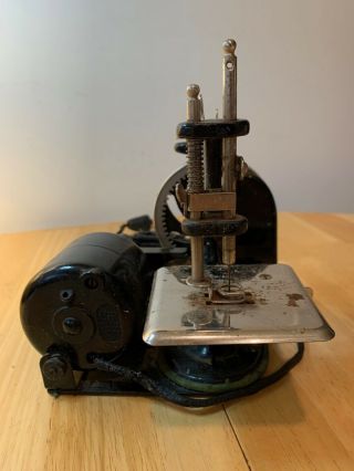 Vintage Miniature Singer Electric Sewing Machine 3