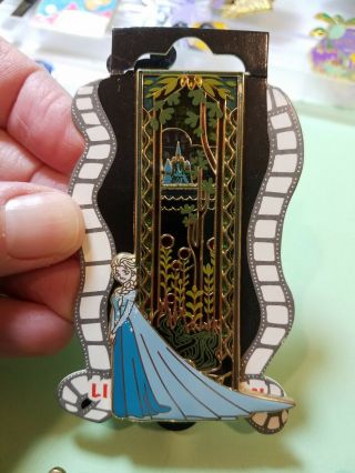 Dsf Dssh Frozen Elsa Stained Glass Surprise Le 400 Disney Pin 98699